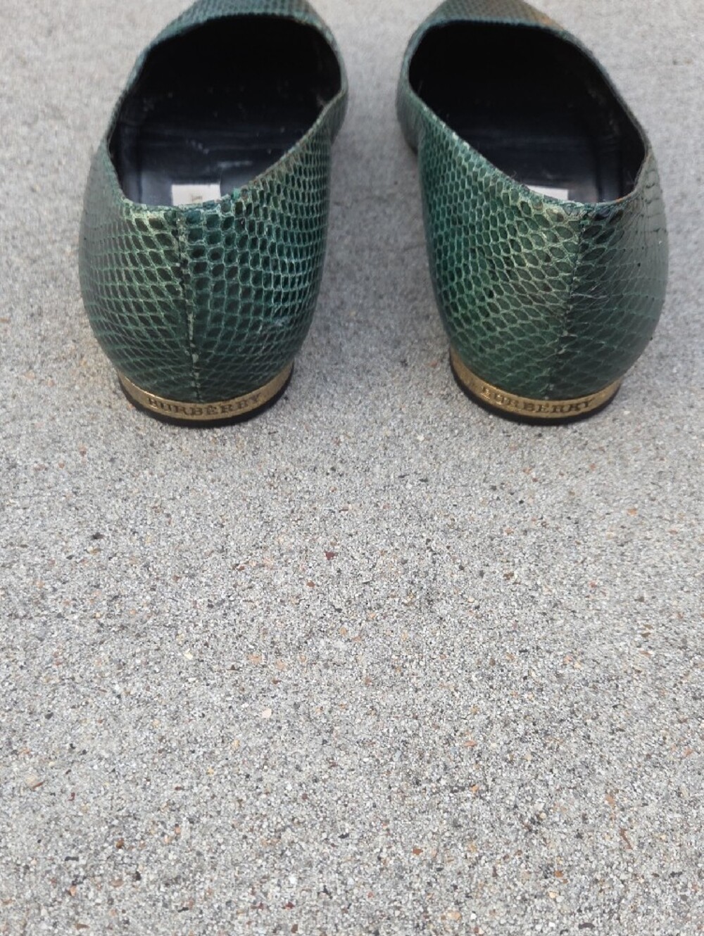 BURBERRY Green Pointed Snakeskin-Texture Flats Sz 38EU - Picture 4 of 8